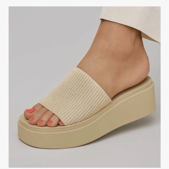 NWT Women’s Platform Wedge Sandals Size 11 Tanned Beige Slip On - Picture 13 of 17